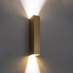 10457